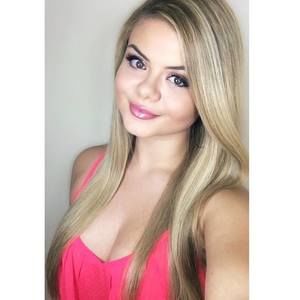 Meet your Posher, Dominique